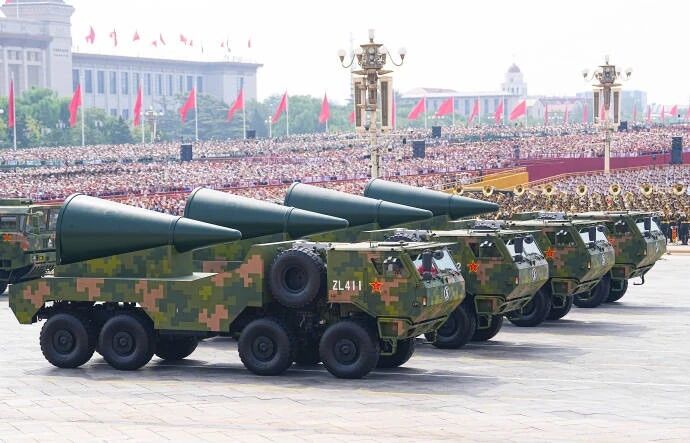 致敬强国荣光，汲取奋进力量：leyu·乐鱼(中国)体育官方网站计算机全员同看九三阅兵，铭记抗战胜利80周年